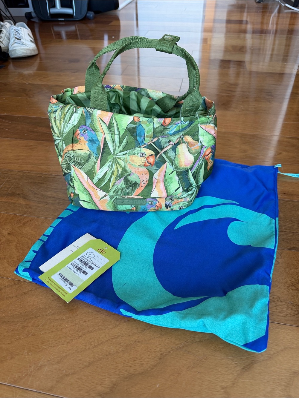 Farm Rio NWT Tropical Parrot Print Small Tote Bag - Green